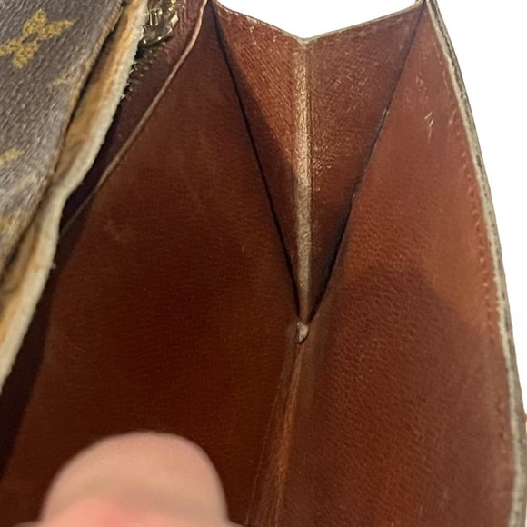 Authentic Louis Vuitton Monogram Canvas Sarah Wallet Date Code: 8911AN - Picture 15 of 16